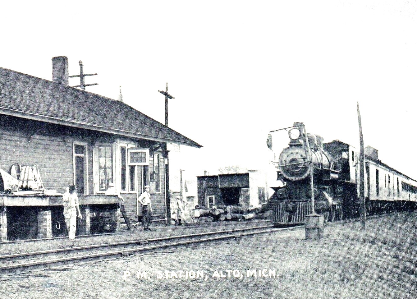 Train Approaching Alto Depot